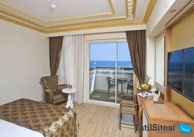 Crystal Palace Luxury Resort Spa 